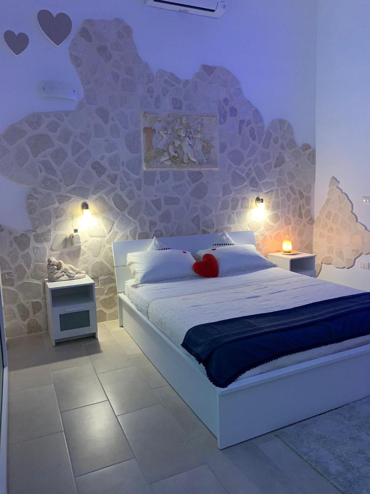 V&M Suite Con Jacuzzi Ostuni Exterior foto